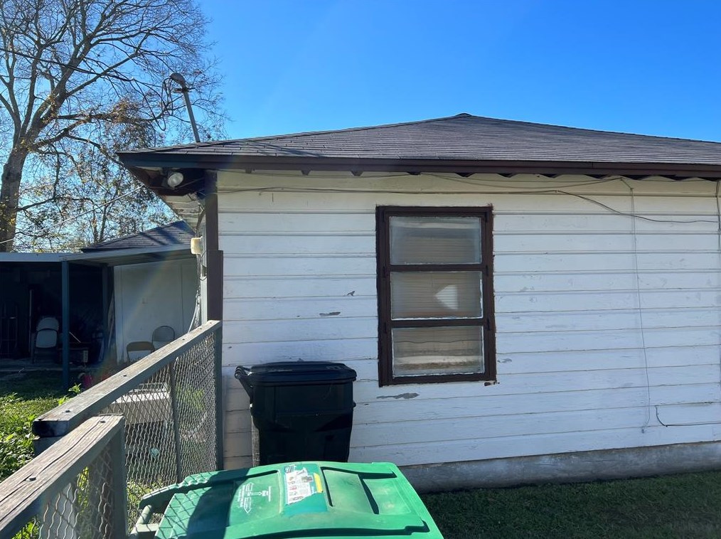 5710 Doolittle Blvd, Houston TX  77033-1902 exterior