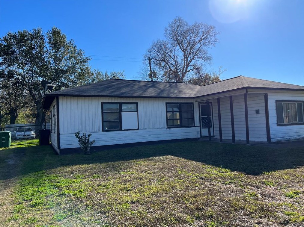 5710 Doolittle Blvd, Houston TX  77033-3431 exterior
