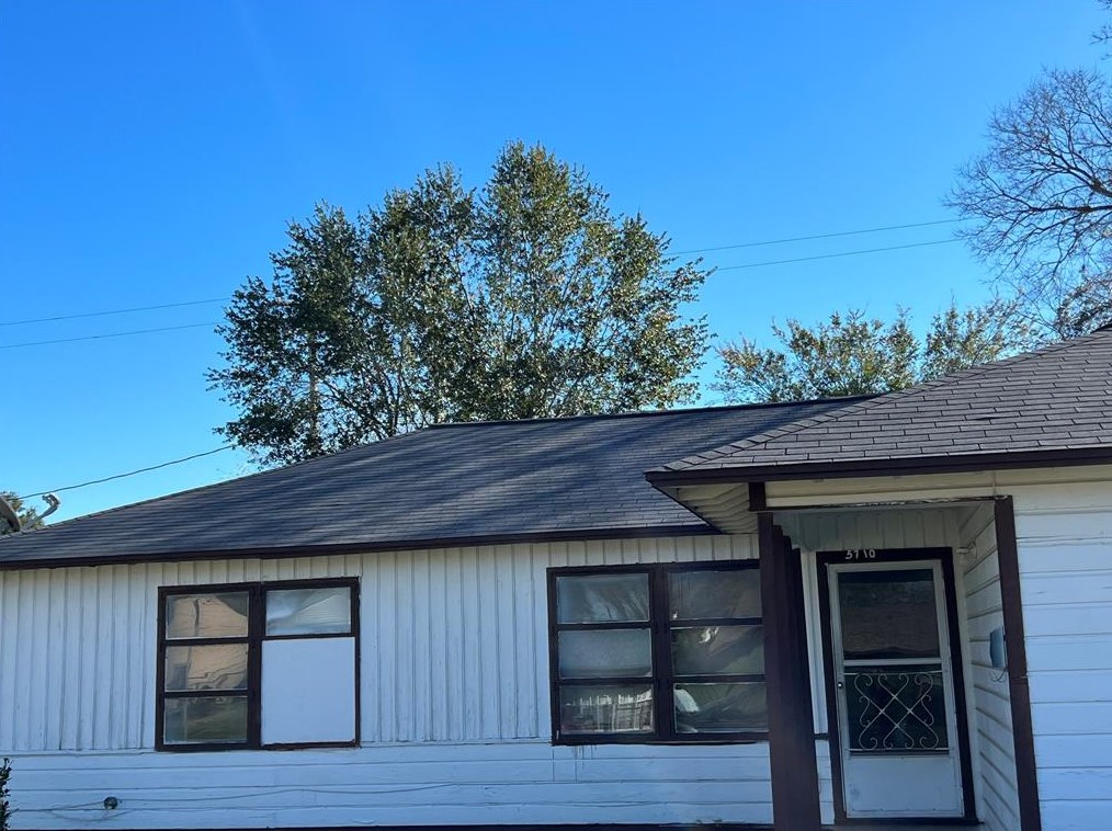 5710 Doolittle Blvd, Houston TX  77033-3431 exterior
