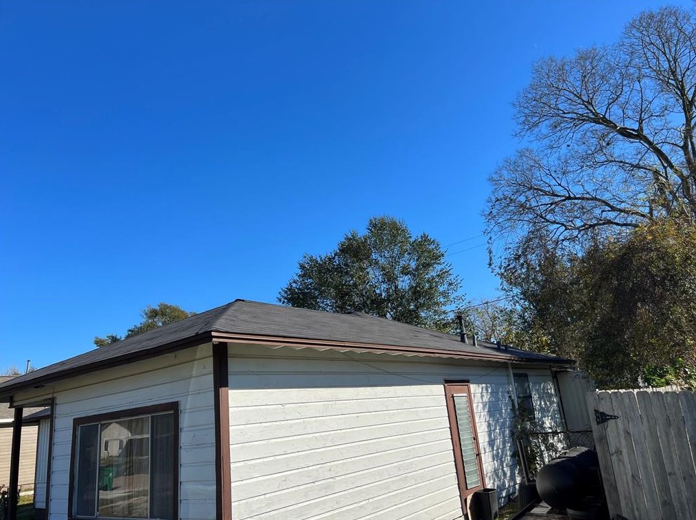 5710 Doolittle Blvd, Houston TX  77033-3431 exterior