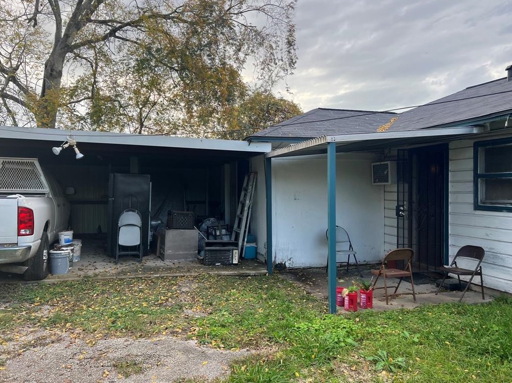 5710 Doolittle Blvd, Houston TX  77033-3431 exterior