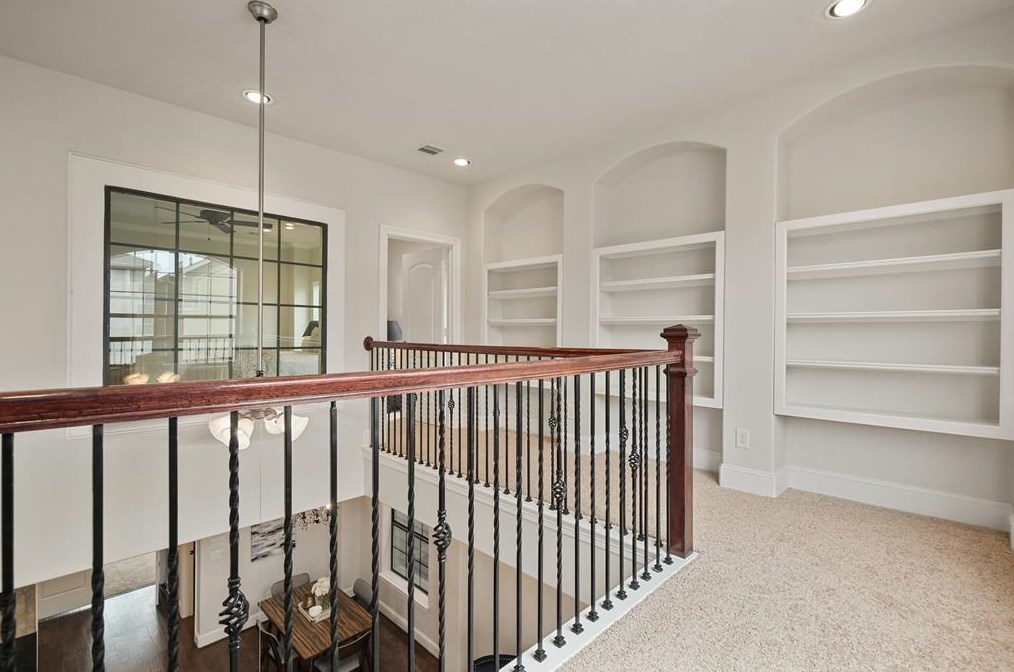 1123 Hempstead Villa Ln, Houston TX  77008-6048 exterior