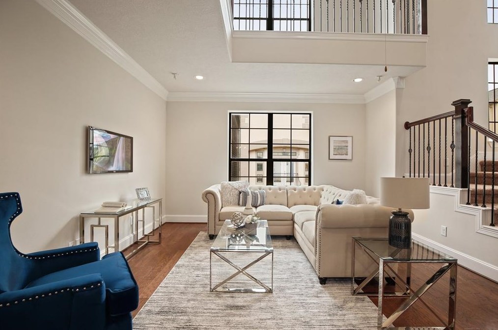 1123 Hempstead Villa Ln, Houston TX  77008-6049 exterior