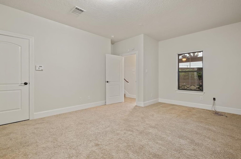 1123 Hempstead Villa Ln, Houston TX  77008-6048 exterior