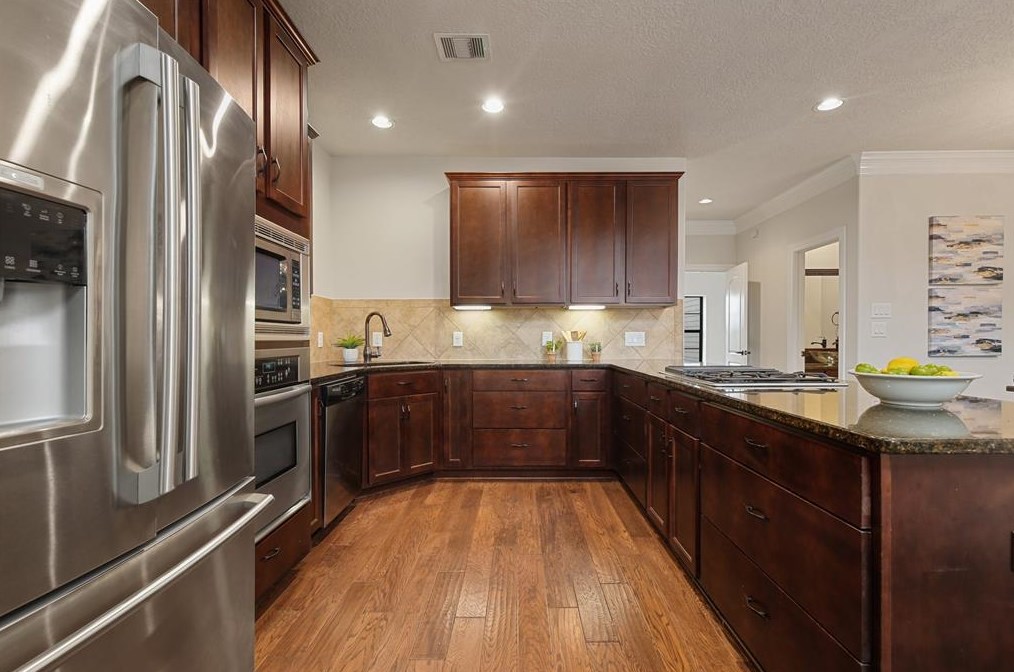 1123 Hempstead Villa Ln, Houston TX  77008-6048 exterior