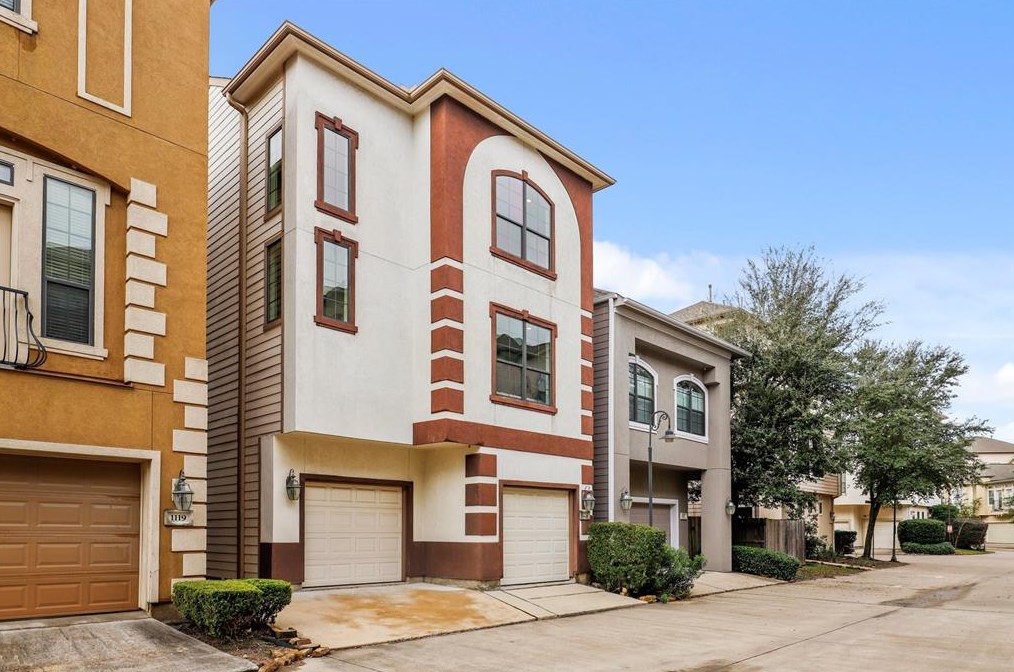 1123 Hempstead Villa Ln, Houston TX  77008-6048 exterior