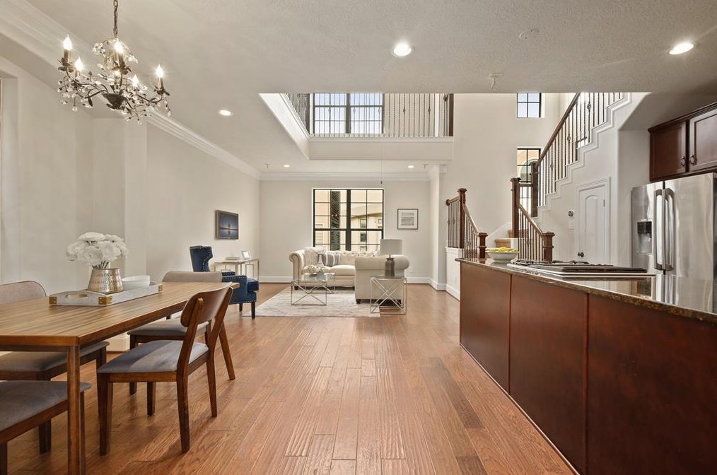 1123 Hempstead Villa Ln, Houston TX  77008-6048 exterior