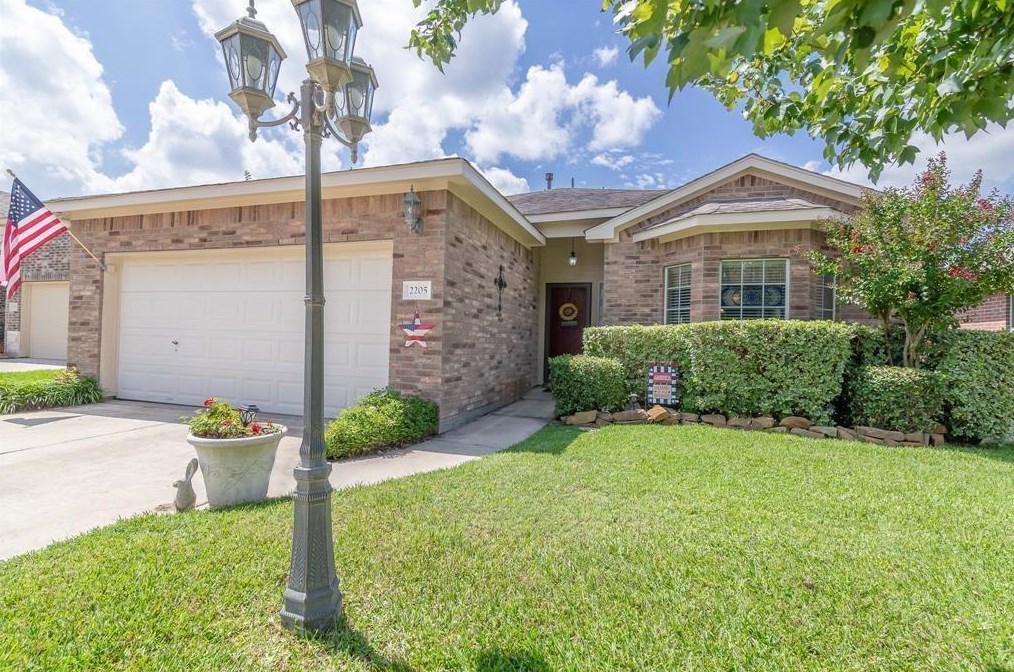 2205 Jefferson Crossing Dr, Conroe, TX 77304