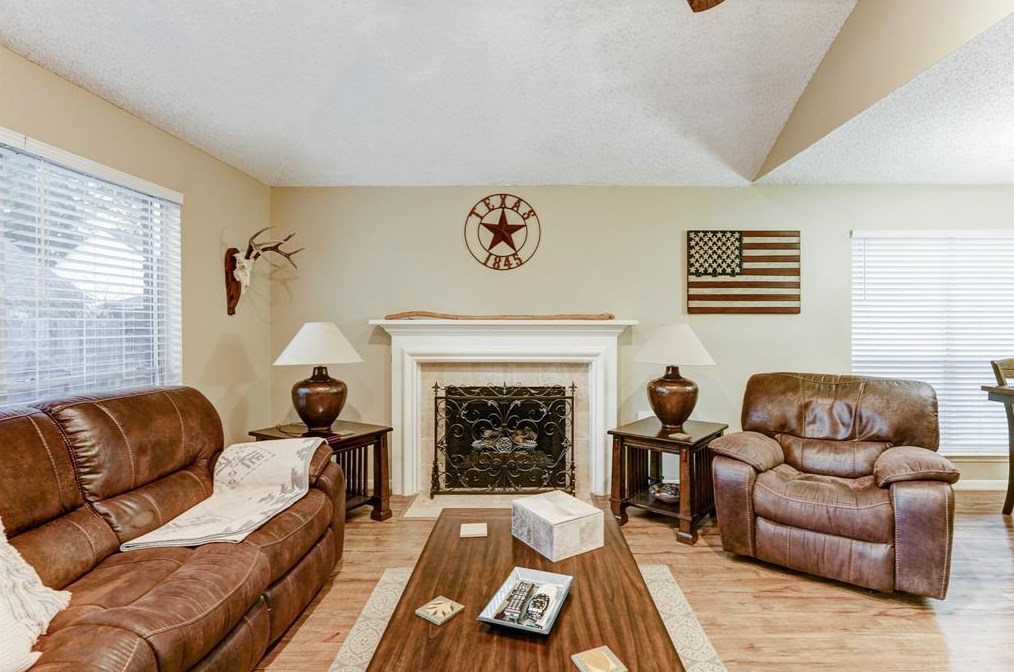 8930 Stoney Bend Dr, Spring TX  77379-6362 exterior