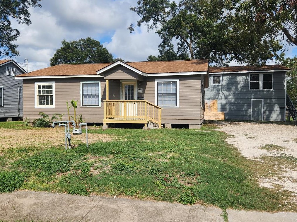 138 W Marion St, Richwood, TX 77531