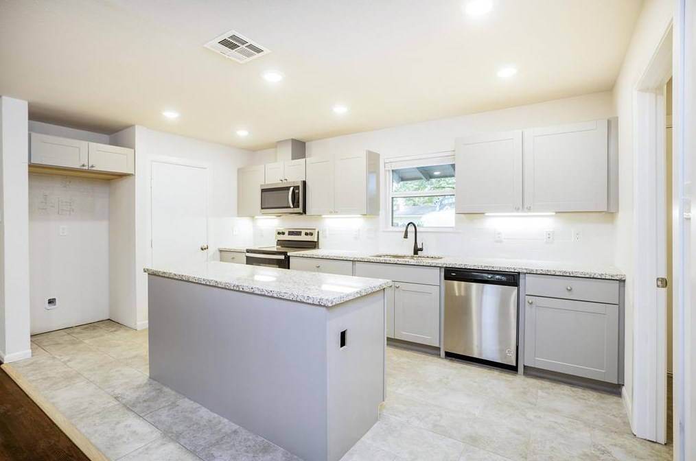 5610 Arboles Dr, Houston TX  77035-2614 exterior