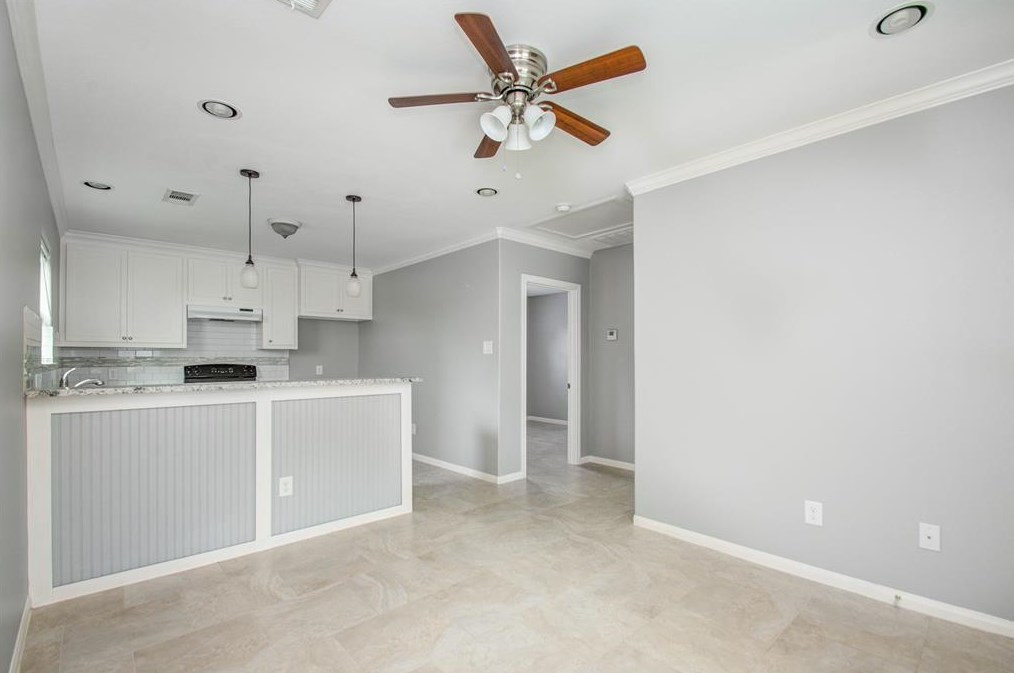 5244 Petty St #b, Houston, TX 77007