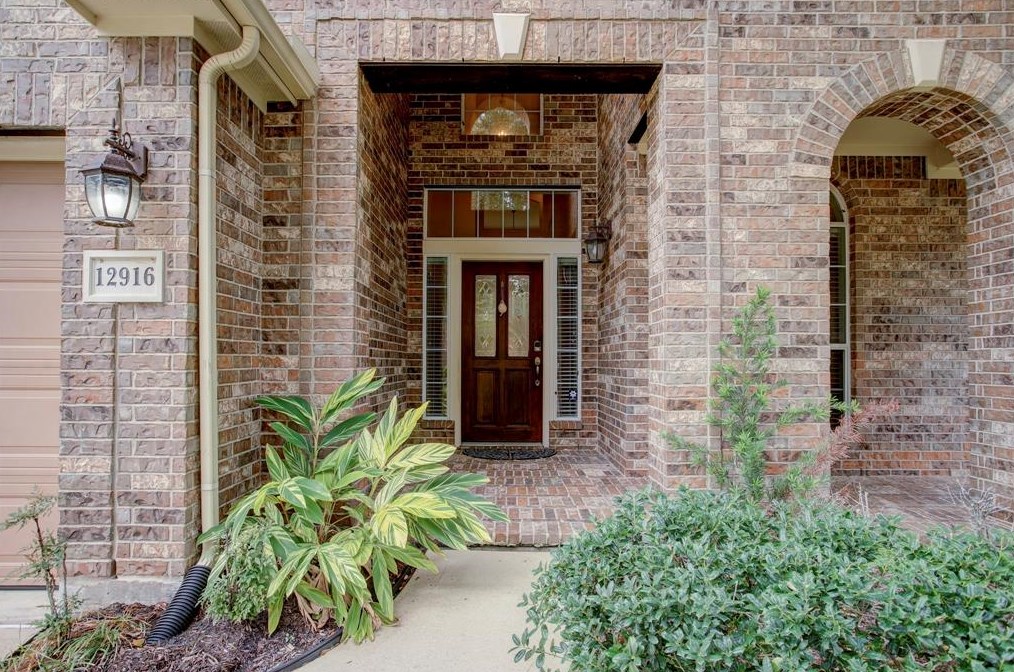 12916 Quail Creek Dr, Pearland, TX 77584