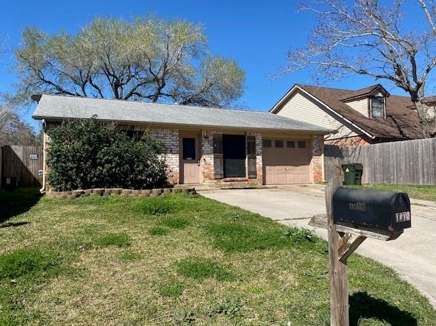 1018 Bacliff Dr, Bacliff, TX 77518