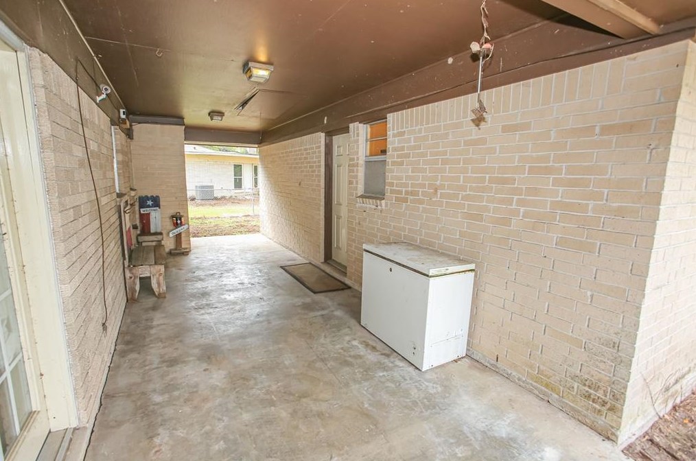 128 Post Oak Rd, Richwood TX  77566-6131 exterior