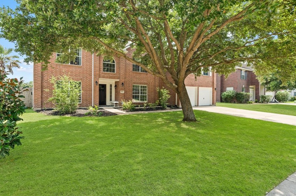 5957 Whispering Lakes Dr, Katy, TX 77493-2280