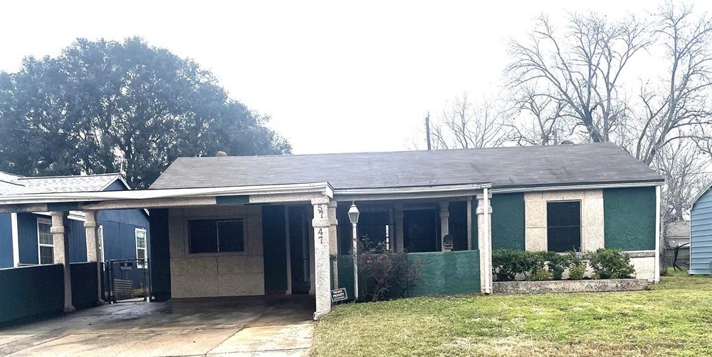 5747 Groveton St, Houston, TX 77033-2406