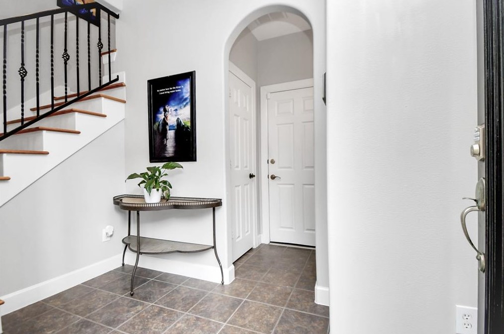 915 Asbury St, Houston, TX 77007-5194