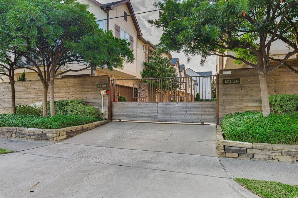 1248 Sampson St, Houston, TX 77003