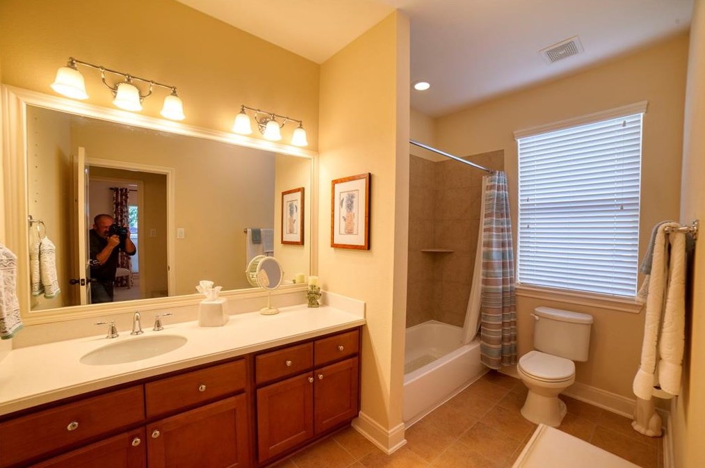 5821 Ariel St, Houston TX  77074-7101 exterior