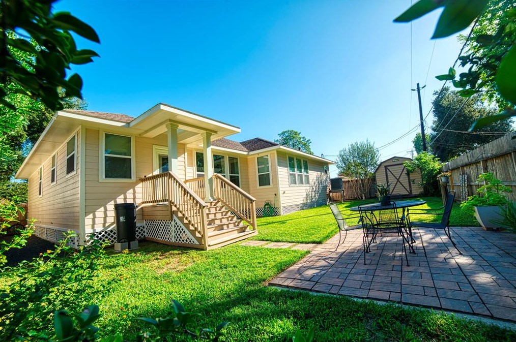 5821 Ariel St, Houston TX  77074-7101 exterior