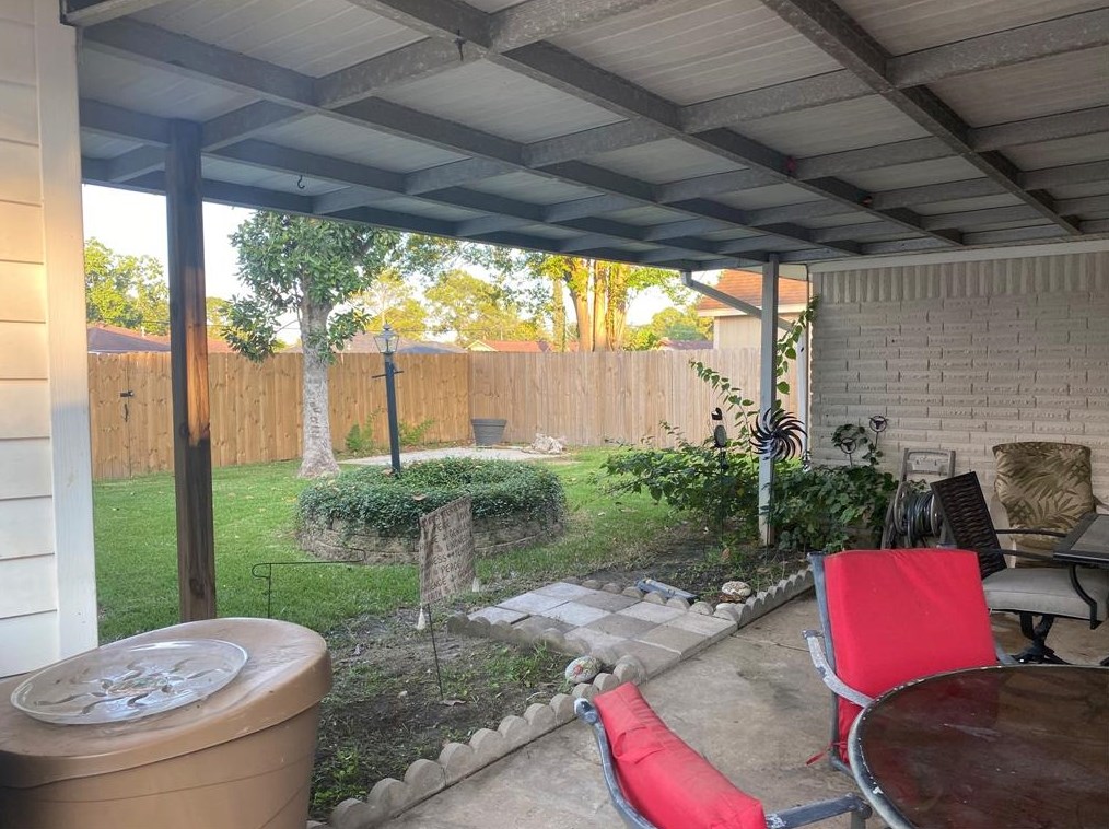 11923 Kirkbriar Dr, Houston, TX 77089