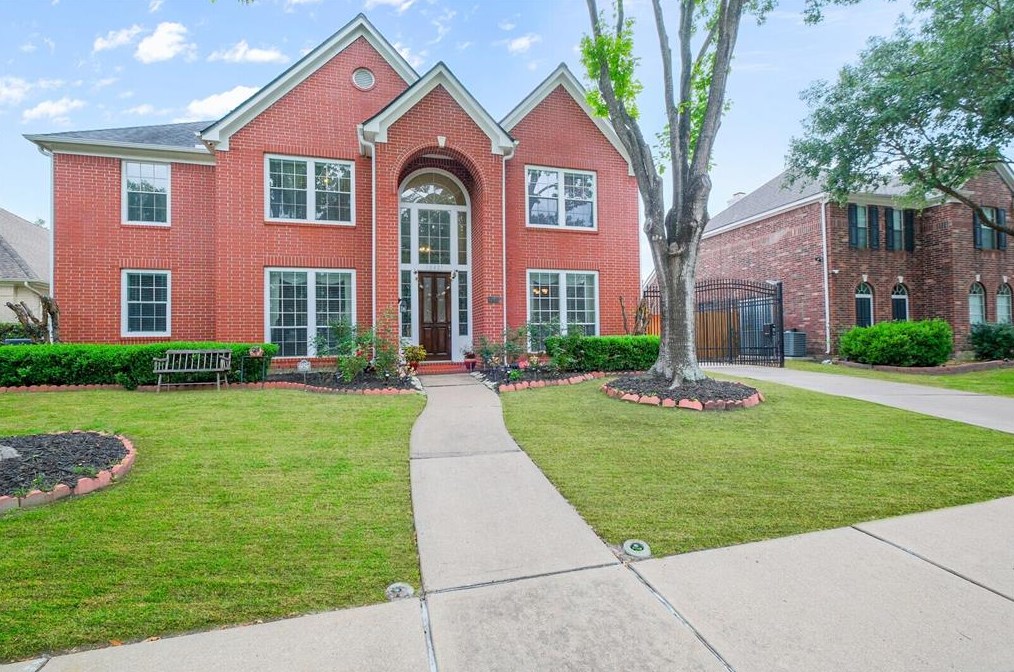 12427 Shadycrest Dr, Houston, TX 77082-2335