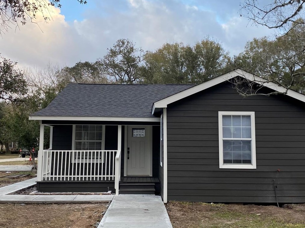 201 Mesquite, Louise, TX 77455