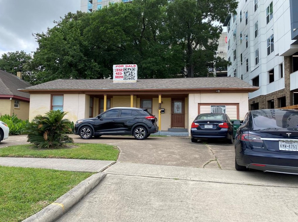 124 Carson Ct, Houston, TX 77004-7612