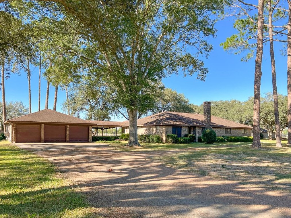 14312 Steffek St, Needville, TX 77461-8582