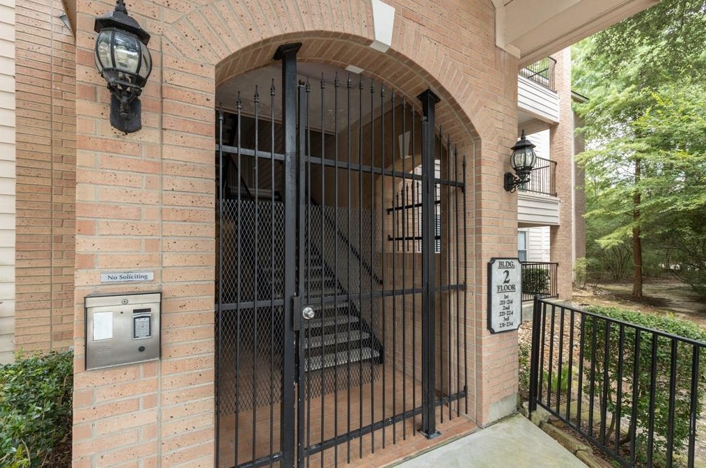 8051 Bay Branch Dr Unit 211, Spring, TX 77382