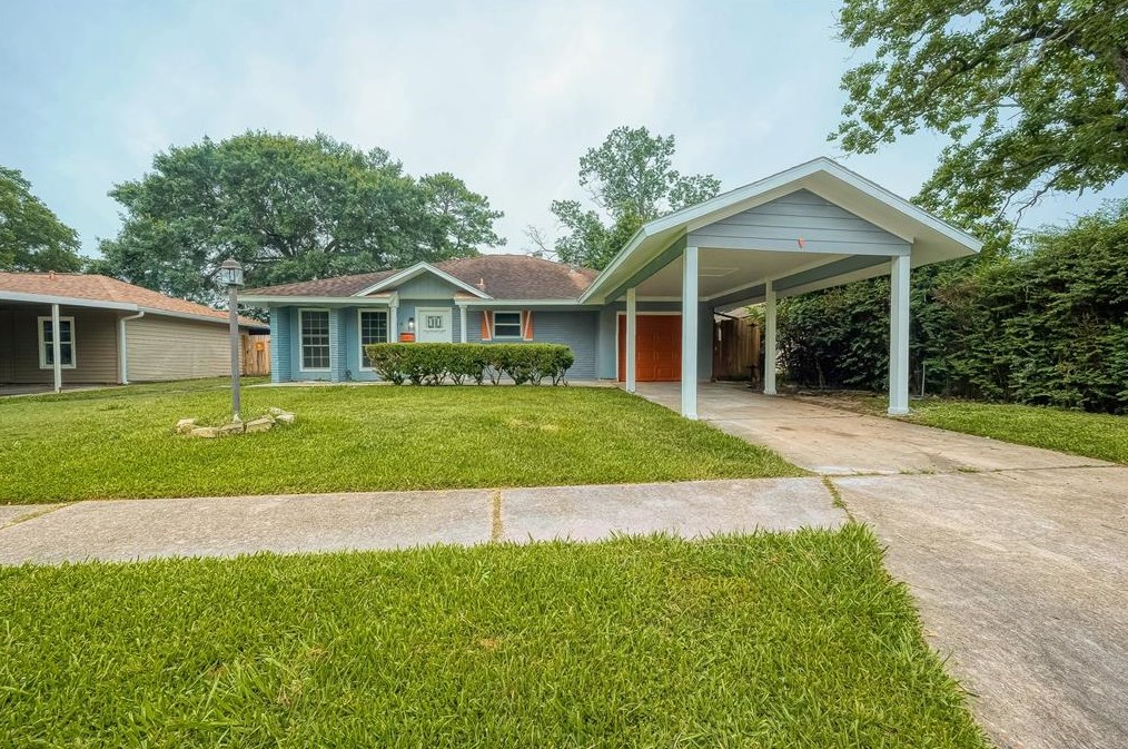 9918 Caffrey St, Houston, TX 77075-4015