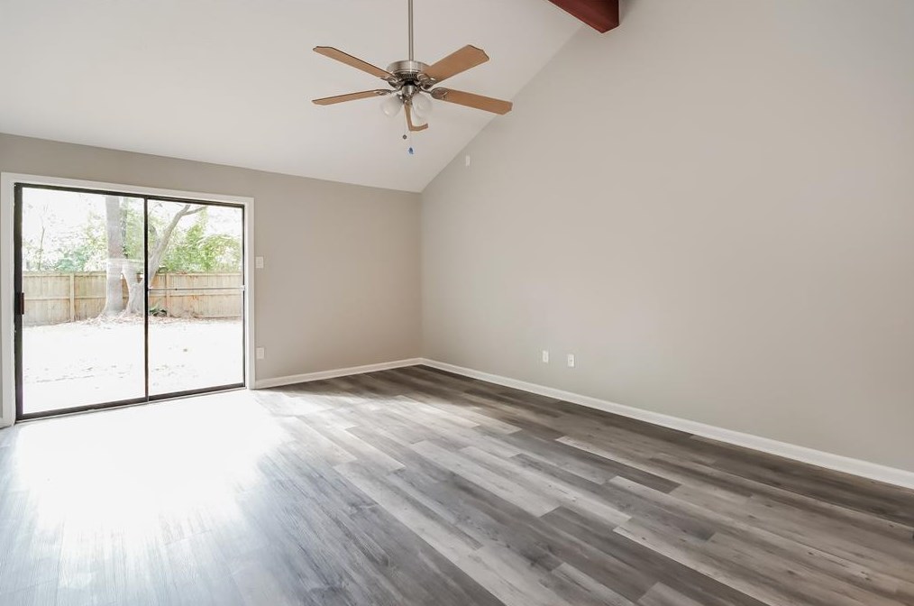 72 Fallshire Dr, Spring TX  77381-2511 exterior
