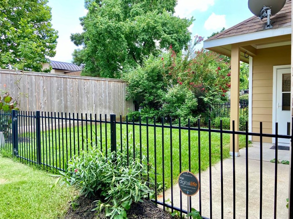 8413 Sunset Loch Dr, Spring TX  77379-5121 exterior