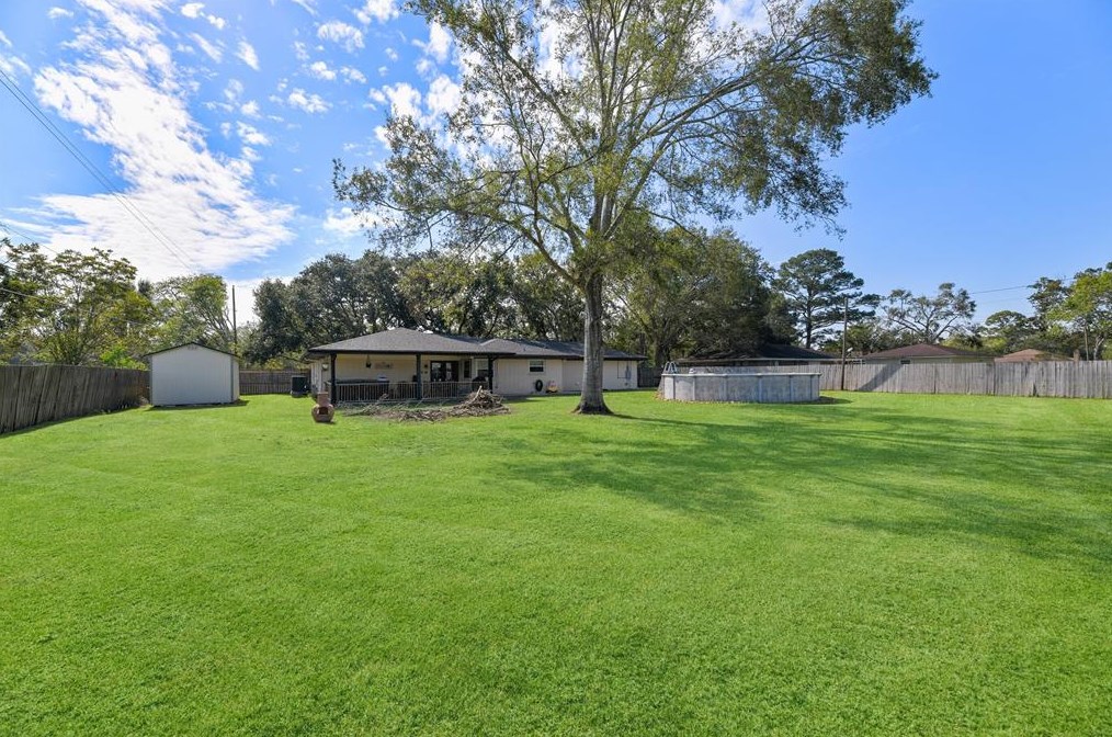 15927 Magnolia, Alvin, TX 77511