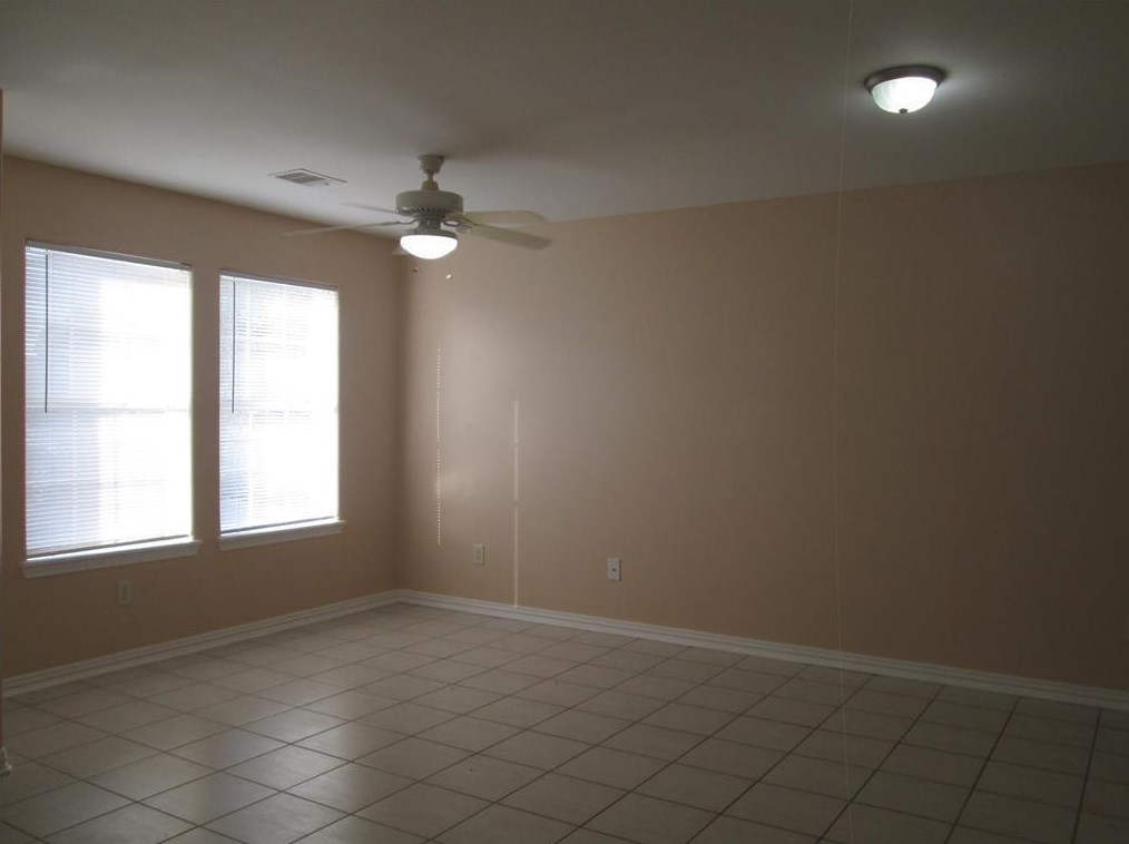 5007 Reed Rd, Houston, TX 77033-4051