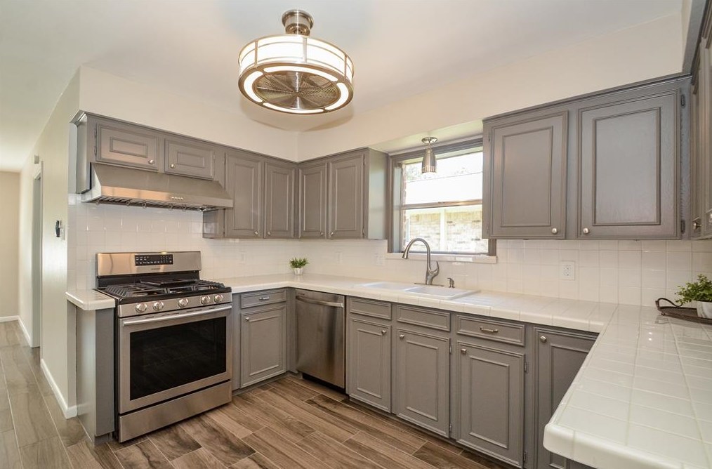 10811 Burgoyne Rd, Houston, TX 77042