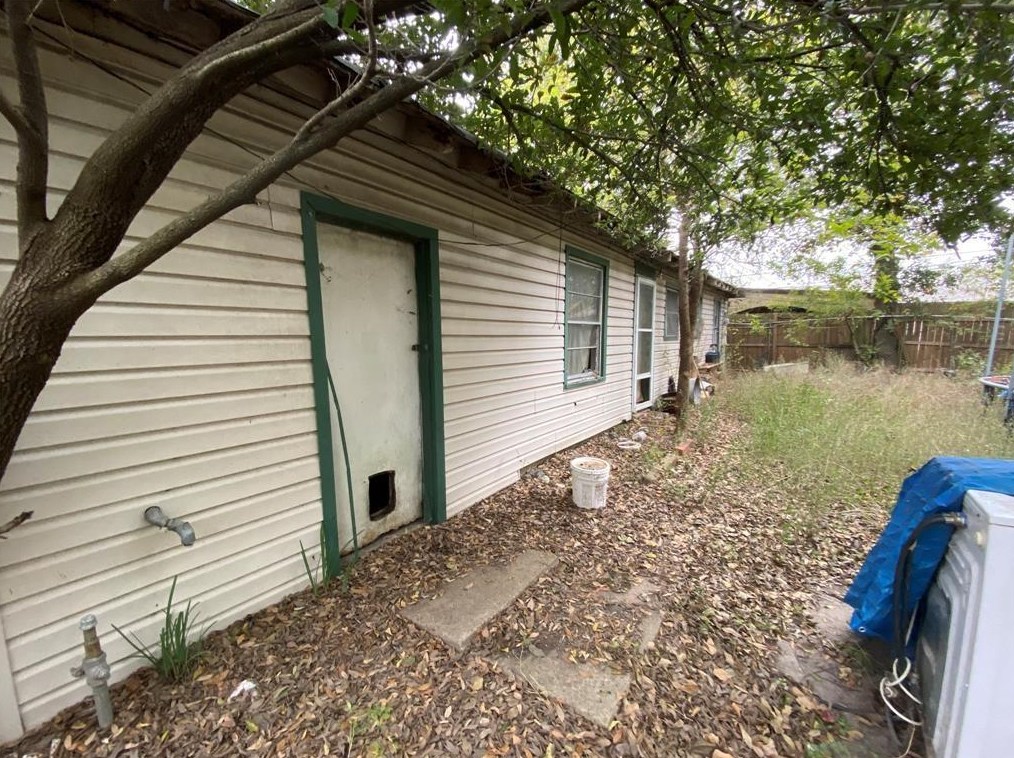 3610 Broad St, Houston TX  77087-1310 exterior