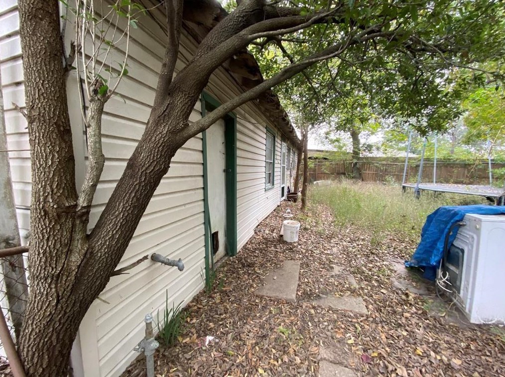 3610 Broad St, Houston TX  77087-1310 exterior