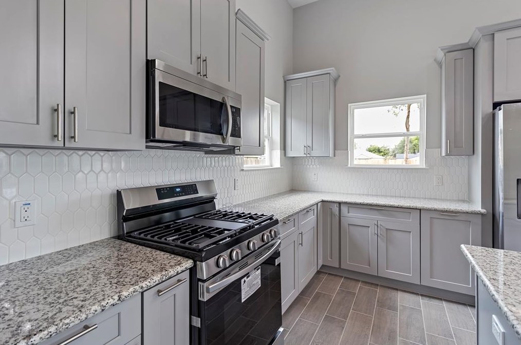 4806 Wilmington St, Houston, TX 77033