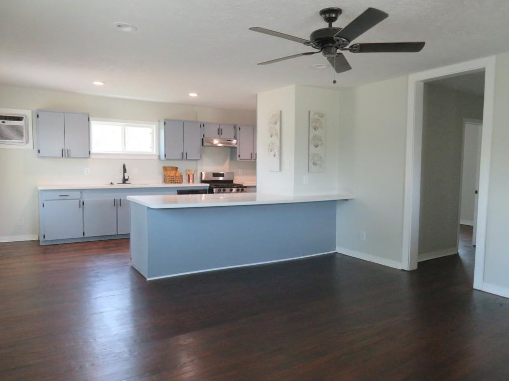 5014 Walker St, Houston, TX 77023