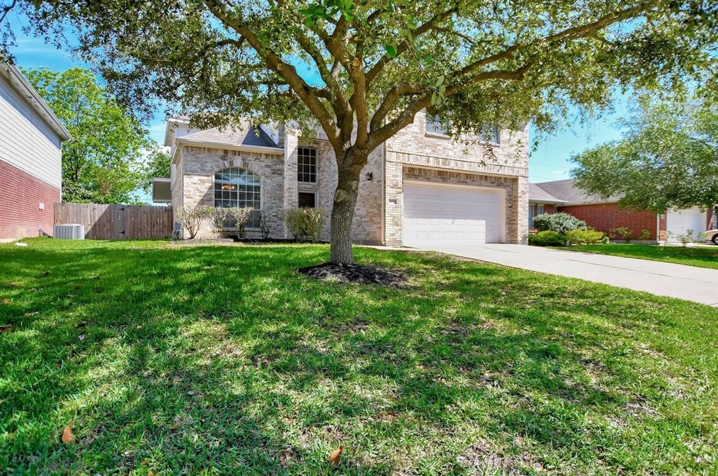 19715 Logan Briar Dr, Tomball, TX 77375