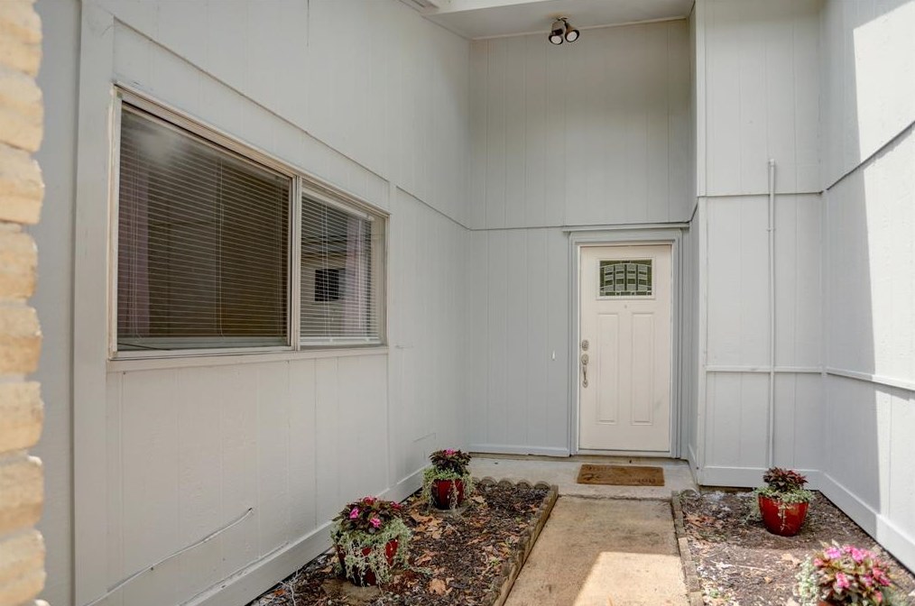6438 Barrygate Dr, Spring TX  77373-7322 exterior