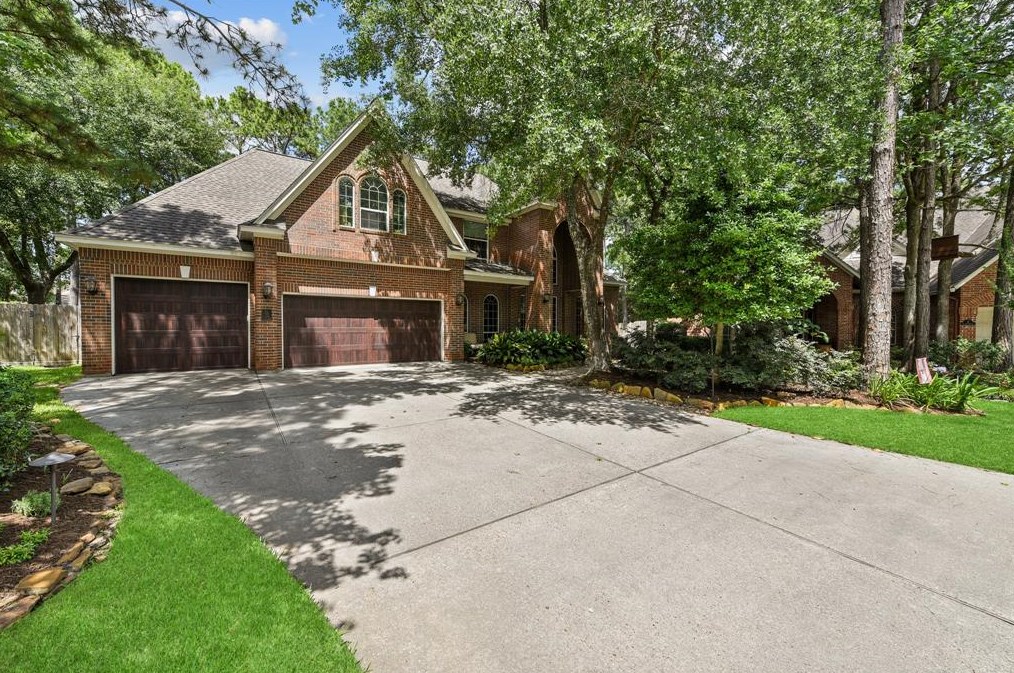 2 Clarion Rdg, Spring TX  77382-1285 exterior