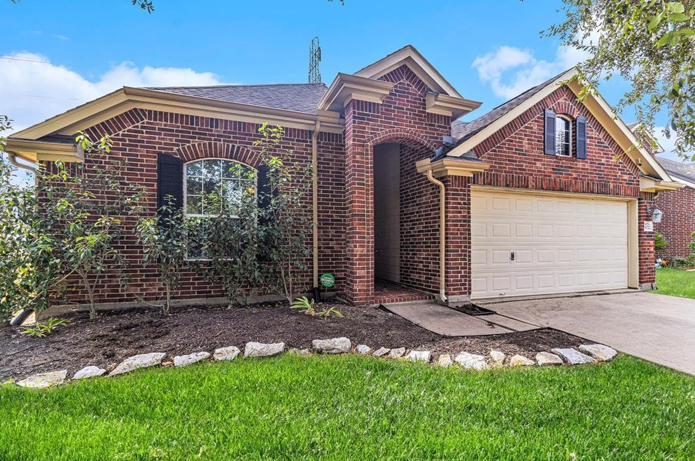 8722 Kirksage Dr, Houston, TX 77089-2491