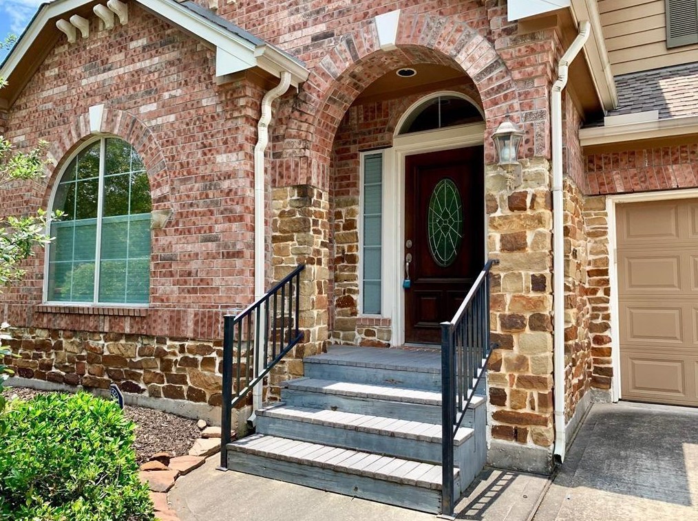 19 Julienne Trce, Spring TX  77381-4298 exterior