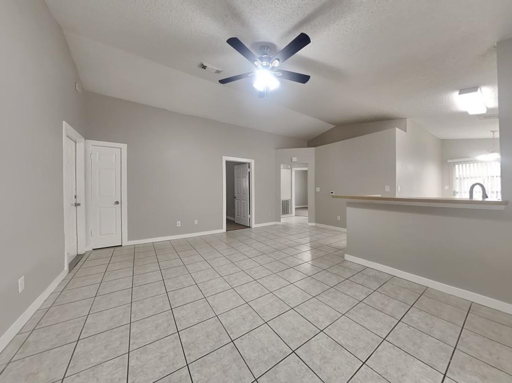 3147 Kelling St, Houston, TX 77045