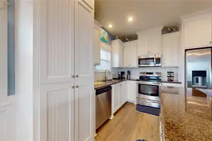 997 Austin St, Gilchrist, TX 77617 - Photo 24