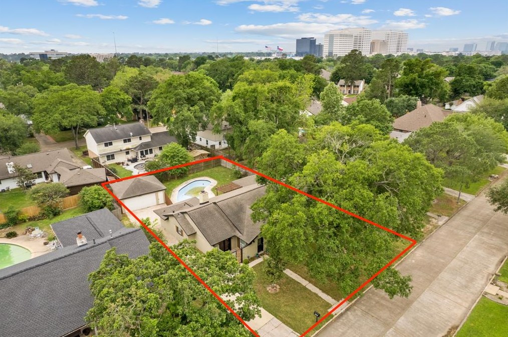 11407 Cold Spring Dr, Houston TX  77043-4603 exterior