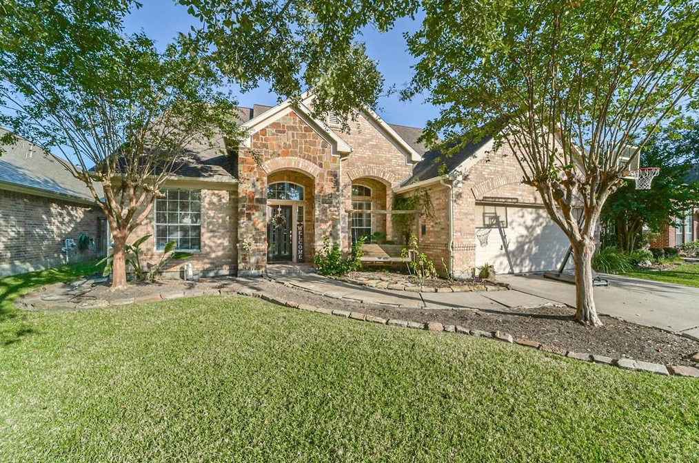 2630 Natchez Ct, League City, TX 77573